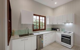 Charming 3Br Inner City Haven Highgate Hill